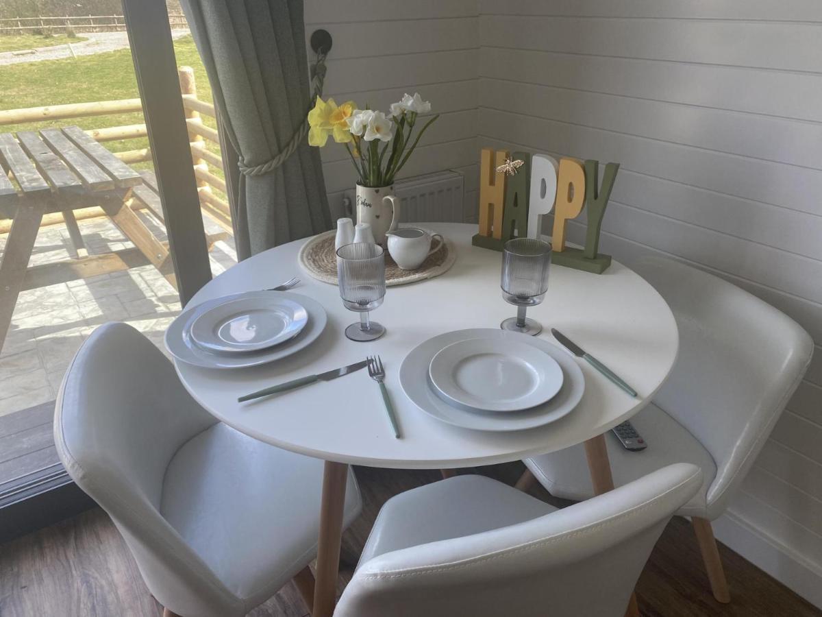 1-Bed Pod Cabin In Beautiful Surroundings Wrexham Exterior photo