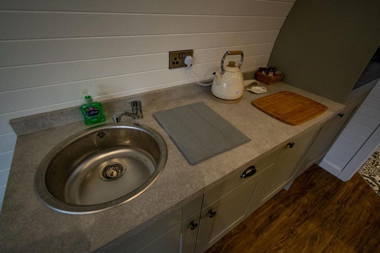 1-Bed Pod Cabin In Beautiful Surroundings Wrexham Exterior photo